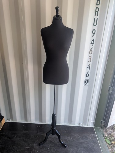 Brand new mannequin black - brand,
