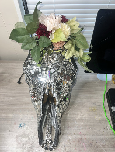 Mirrored mosaic cow skull - mirrored,