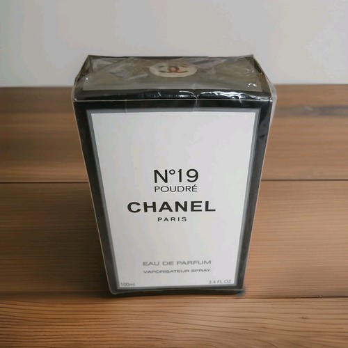 Bnib sealed no19 - poudre, by