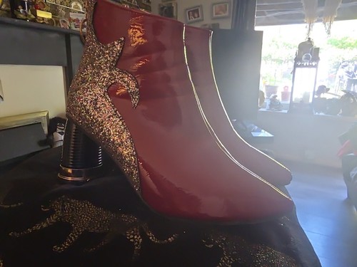 Burgundy patent size boots - burgundy,