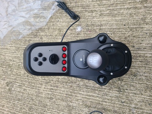 Logitech g27 racing gear - logitech,