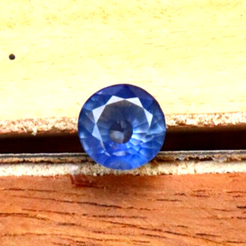Natural blue sapphire - 4,