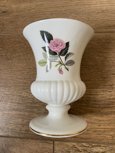 Wedgewood hathaway rose vase - rose, /