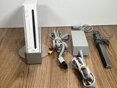 Nintendo wii console white - wii,