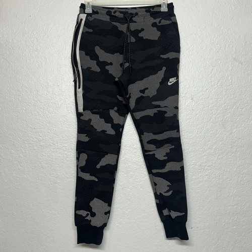 Nike tech fleece slim size - fleece,
