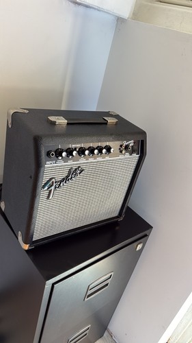 Fender frontman solid - 5w,