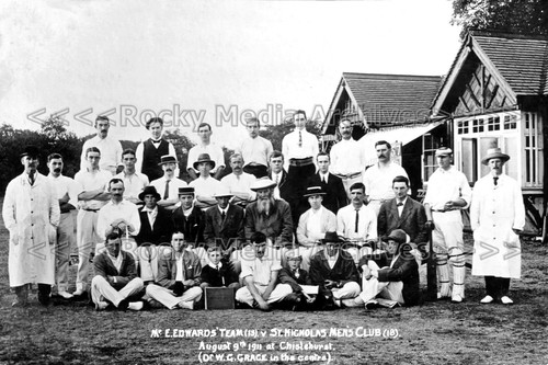Cqq cricket team with - , w.g
