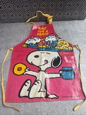 VINTAGE CHILDS SNOOPY PVC OIL CLOTH APRON BY SARI FABRICS