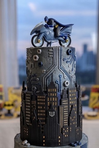 Batman cake topper preowned - batman,
