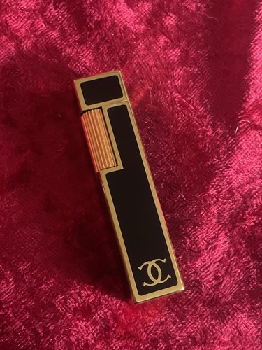 Elegant cartier lighter - ♔,