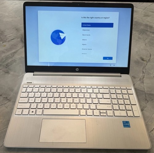 Touchscreen laptop - 15.6",