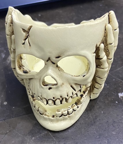 Skull candle holder spooky - skull,