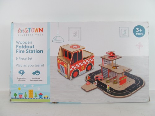 Little town wooden fold out - town,
