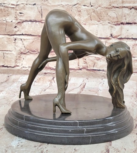 Nude bronze female figurine - bronze,