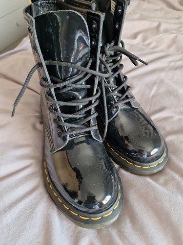 Martens patent leather sz7 - martens,