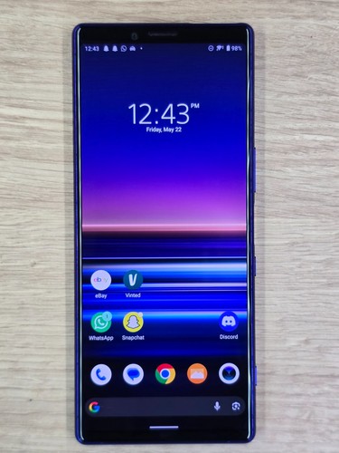 Sony xperia j8110 128gb - 1,