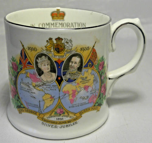 Royal albert 1935 mug silver - albert,