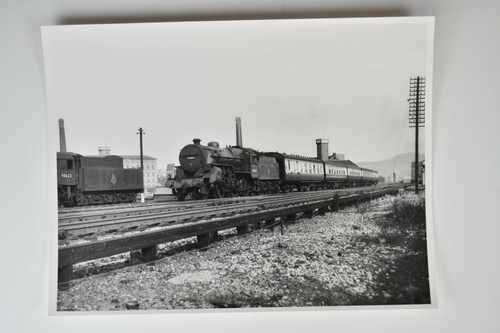 Steam train locomotive 42842 - steam,
