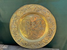 ANTIQUE EMBOSSED BRASS WALL PLATE – TAVERN SCENE WITH MEN DRINKING – ORNATE BAR