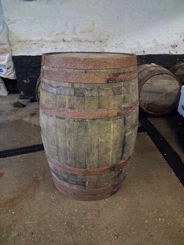 Rustic reclaimed oak - /,
