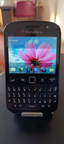 Blackberry 9720 unlocked - 9720,