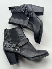 Cool Clarks Women’s Black