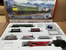 BACHMANN OO GAUGE TRAIN SET W/ DIESEL LOCOMOTIVE CLASS 25 & 5 WAGONS DCC STARTER