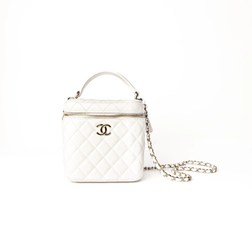 Chanel white quilted leather - quilted,