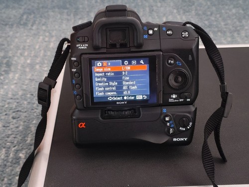 Sony alpha a300 2mp digital - alpha,