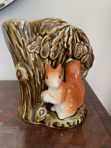 Sylvac pottery 4235 - 4235, red