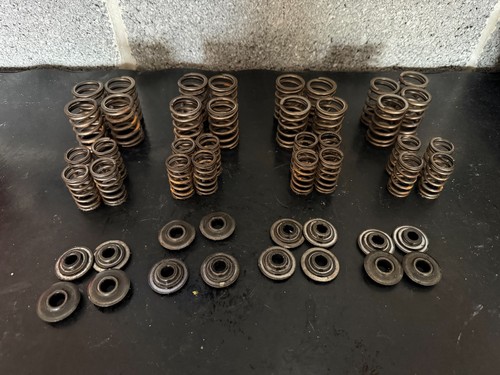 E30 springs top hats - &,