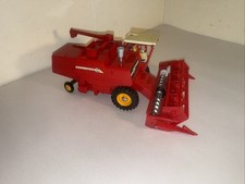 Vintage BRITAINS MASSEY FERGUSON 760Farm COMBINE HARVESTER Die Cast Model 9570