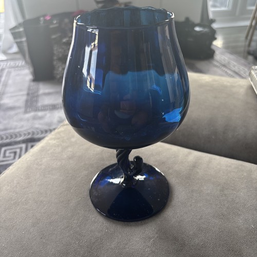 090 vintage tulip shaped glass - vintage,