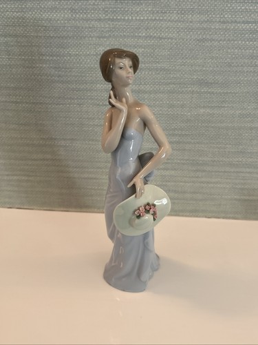 Lladro 5599 coquette dama - coquette,