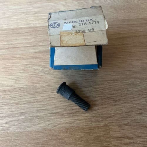Triumph wheel stud - triumph, unf