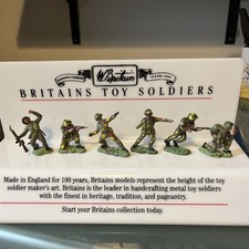  BRITAINS 1/32 BRITISH ARMY PLASTIC SOLDIERS HERALD FIRST ISSUE MOULDED BASES ? 