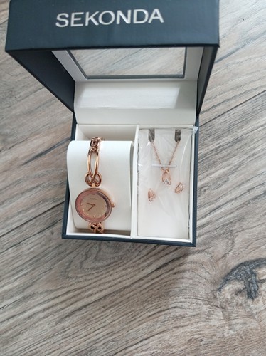 New sekonda watch - new, gift