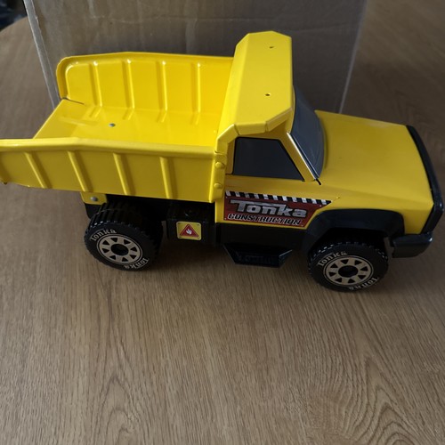 Tonka mighty dump truck metal - tonka,