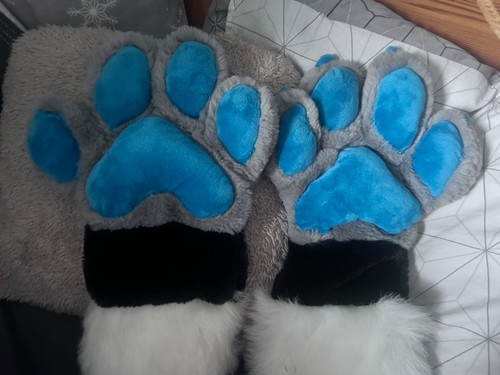 Fursuit paws puffy - fursuit,