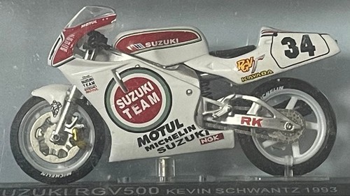 Suzuki rgv500γ kevin - 1/24,