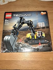 LEGO TECHNIC: Heavy-Duty Excavator (42121) complete with box and instructions