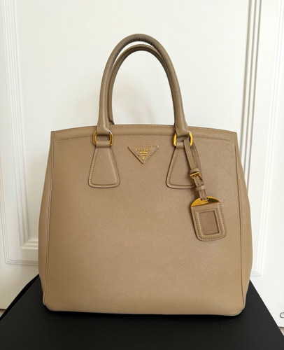 Prada beige saffiano leather - beige,