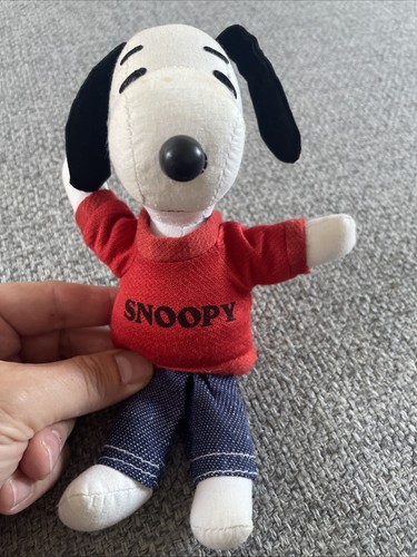 Vintage 1960s snoopy plush toy - snoopy,