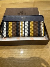Bessie London New Zip Round