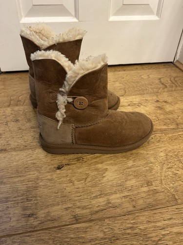 Girls ugg tall boots brown - tall,
