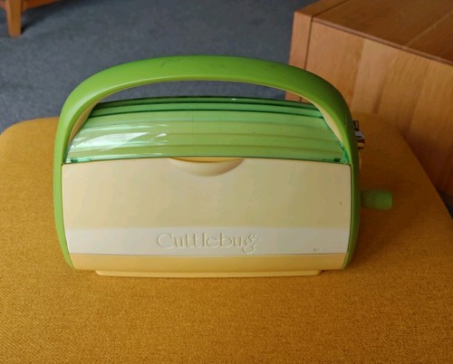 Cuttlebug die cutting - cuttlebug,