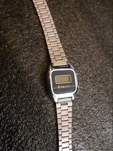 Saxon lcd quartz watch - saxon, ii