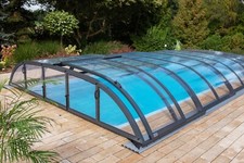 RETRACTABLE SWIMMING POOL