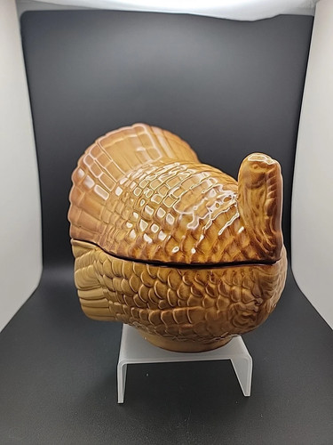 Crate and barrel - crate, ceramic