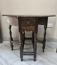 Stunning Antique  solid Oak Gate Leg Table  Circa 1990s Beautiful Aged Patina
